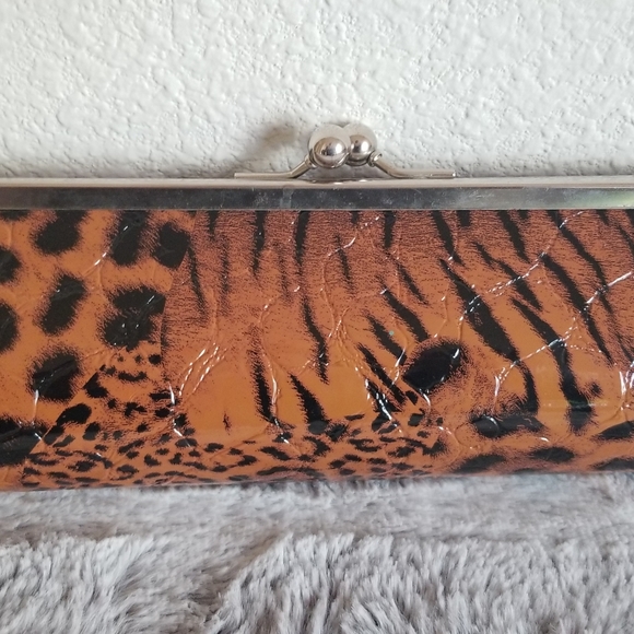 Orange Leopard Fashion Clutch Purses w/ Chain - Picture 3 of 4